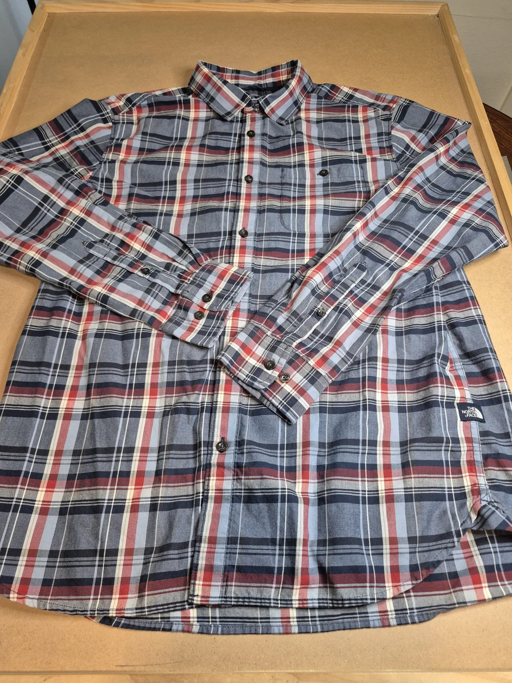 The North Face Men’s Blue & Red Plaid Long-Sleeve Shirt 4637/4
